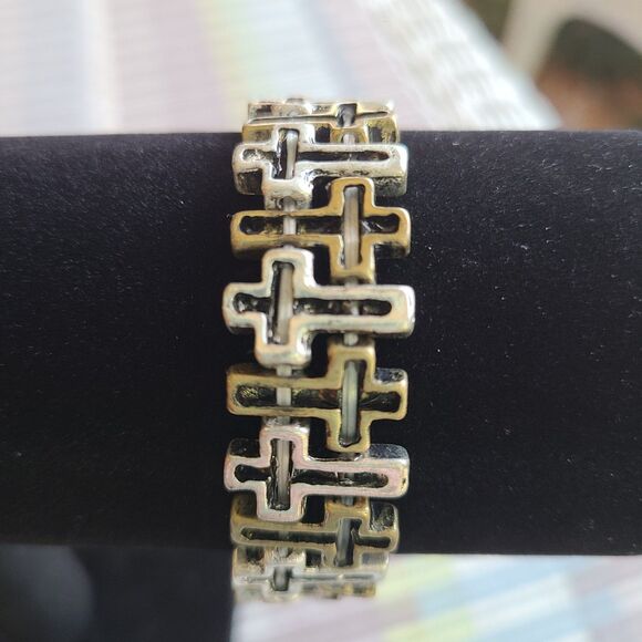 Vintage "Live By Faith" Cross Stretch Bracelet – Inspirational Christian Jewelry - Picture 4 of 7